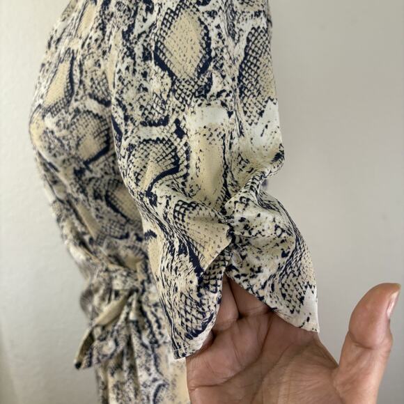 Mod Ref Women’s Wrap Dress Snakeskin Print Size M - Picture 8 of 14